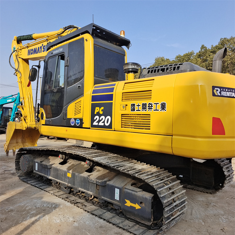 KOMATSU PC220-8 - Гусеничний екскаватор: фото 1 KOMATSU PC220-8 - Гусеничний екскаватор: фото 1
