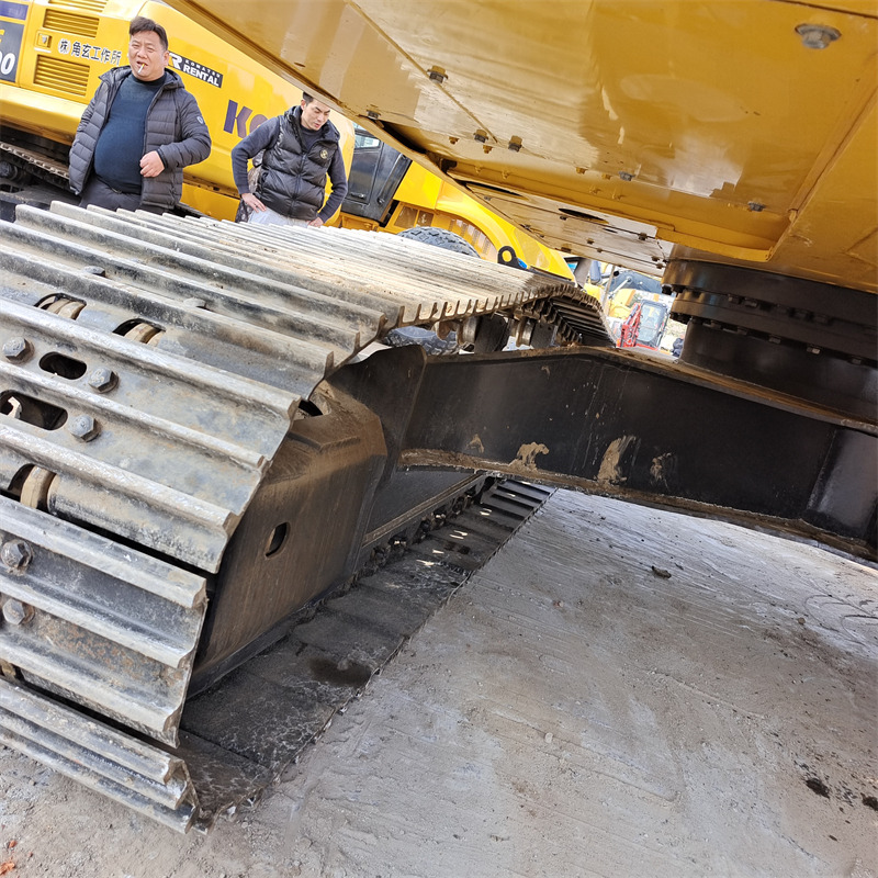 KOMATSU PC220-8 - Гусеничний екскаватор: фото 3 KOMATSU PC220-8 - Гусеничний екскаватор: фото 3