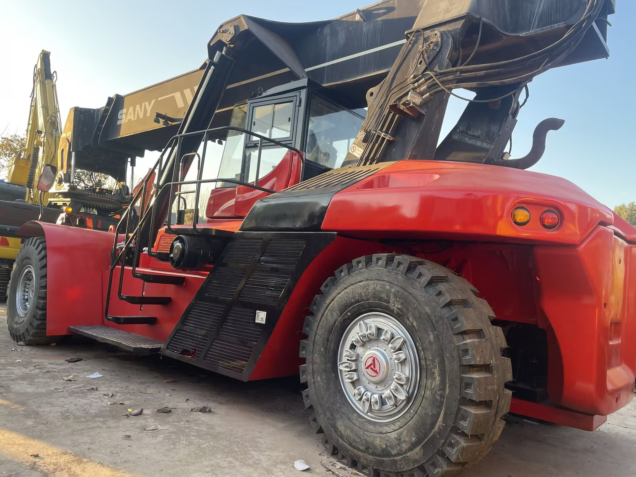 SANY SRSC45C30 45 ton - Навантажувач контейнерний: фото 5 SANY SRSC45C30 45 ton - Навантажувач контейнерний: фото 5