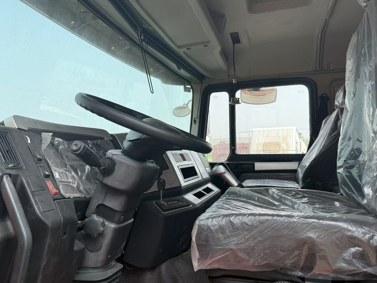 SHACMAN F3000 8*4 - Самоскид вантажівка: фото 2 SHACMAN F3000 8*4 - Самоскид вантажівка: фото 2