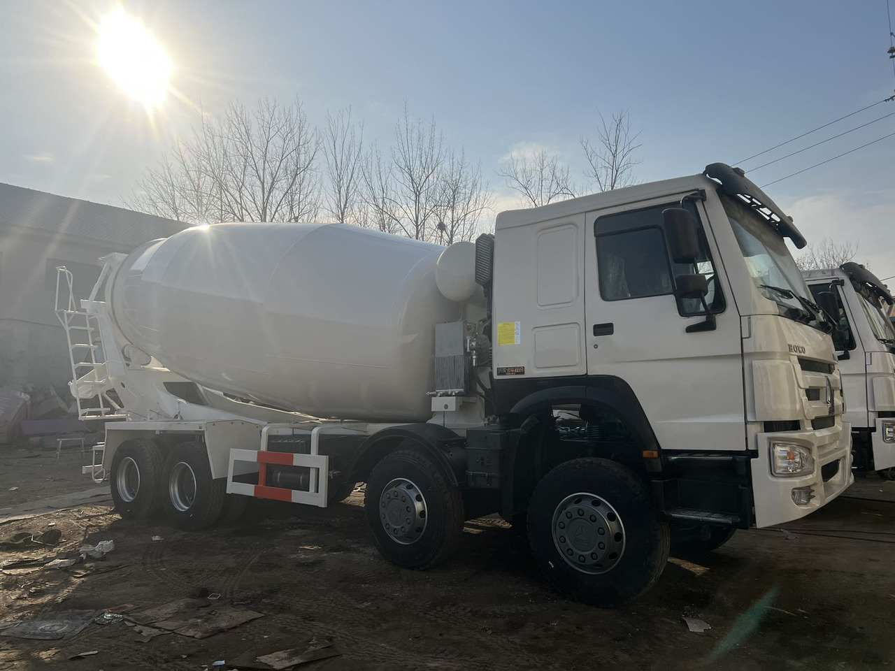 SINOTRUK HOWO 371 8X4 16 Cubic Meter SINOTRUK Howo Concrete Mixer Truck - Бетономішалкa: фото 4 SINOTRUK HOWO 371 8X4 16 Cubic Meter SINOTRUK Howo Concrete Mixer Truck - Бетономішалкa: фото 4