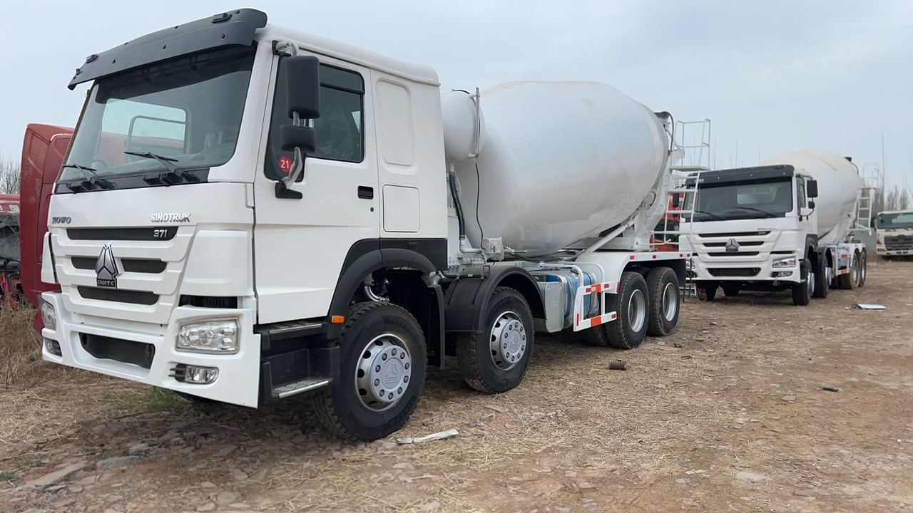 SINOTRUK HOWO 371 8X4 16 Cubic Meter SINOTRUK Howo Concrete Mixer Truck - Бетономішалкa: фото 1 SINOTRUK HOWO 371 8X4 16 Cubic Meter SINOTRUK Howo Concrete Mixer Truck - Бетономішалкa: фото 1