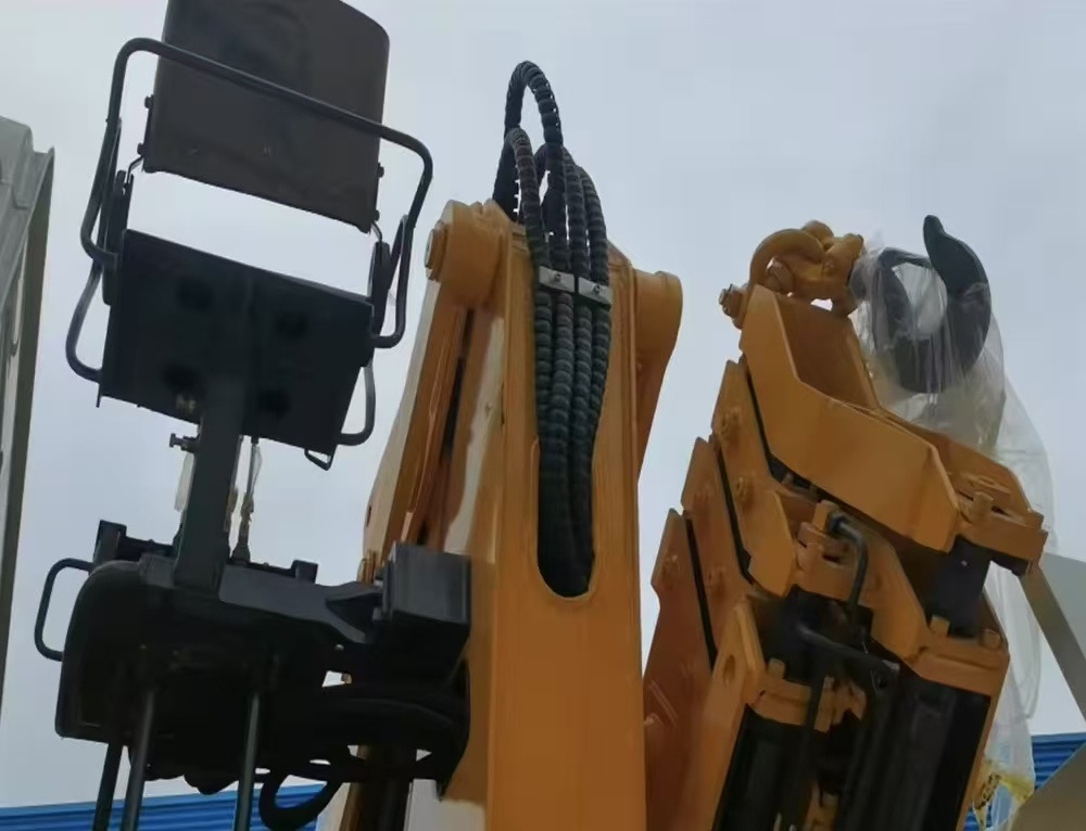 SINOTRUK HOWO 8 TON Knuckle Boom Crane TRUCK MOUNTED CRANE - Вантажівка з маніпулятором: фото 4 SINOTRUK HOWO 8 TON Knuckle Boom Crane TRUCK MOUNTED CRANE - Вантажівка з маніпулятором: фото 4