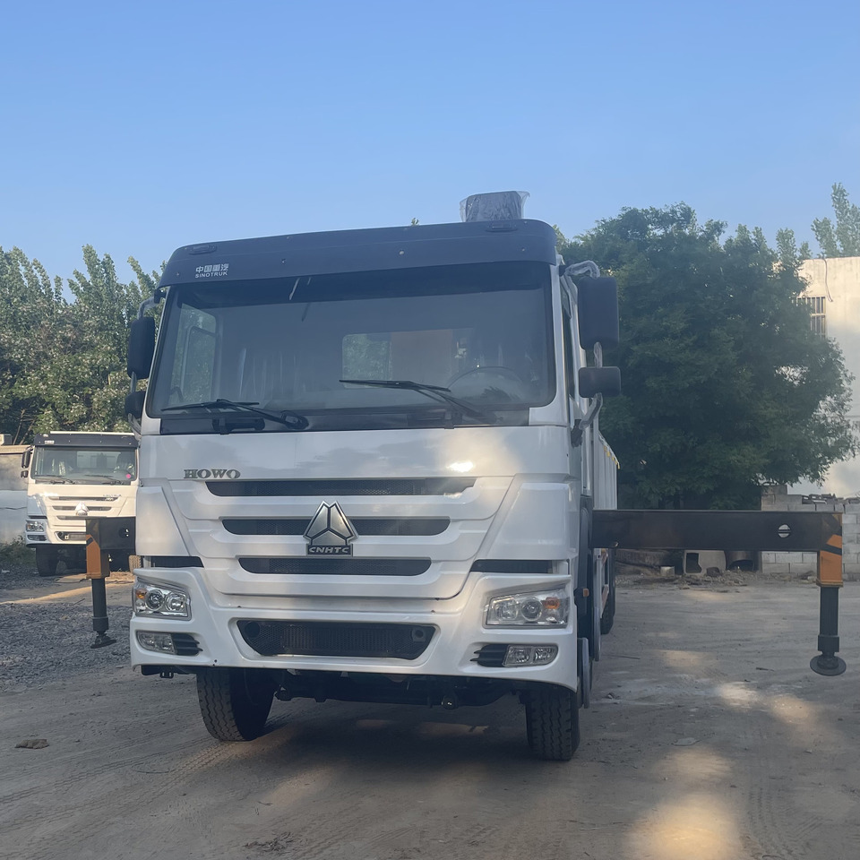 SINOTRUK HOWO 8 TON Truck-Mounted Crane - Вантажівка з маніпулятором: фото 2 SINOTRUK HOWO 8 TON Truck-Mounted Crane - Вантажівка з маніпулятором: фото 2
