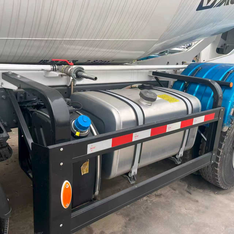 SINOTRUK TX350 Euro 5 STAGE Ⅴ - Автобетонозмішувач: фото 4 SINOTRUK TX350 Euro 5 STAGE Ⅴ - Автобетонозмішувач: фото 4