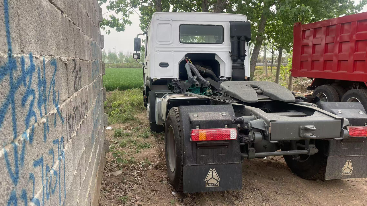 SINOTRUK HOWO 4*2 - Тягач: фото 3 SINOTRUK HOWO 4*2 - Тягач: фото 3