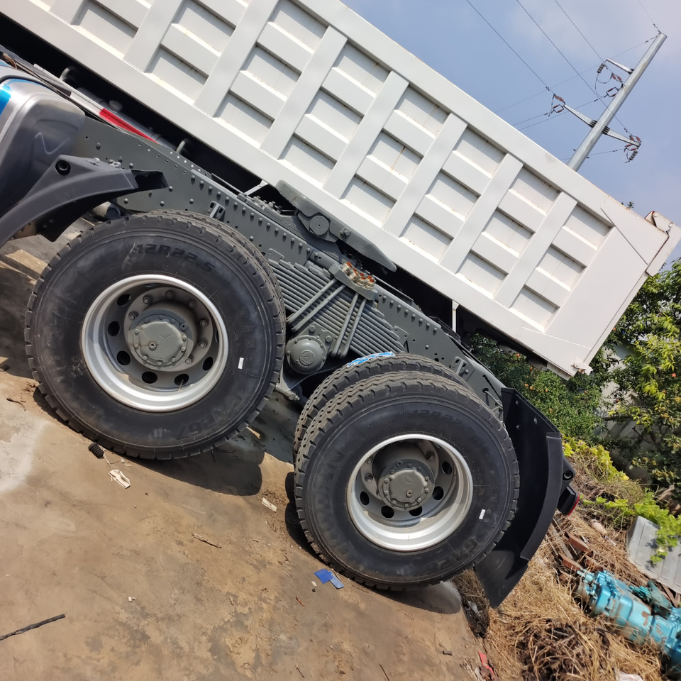 SINOTRUK HOWO 6*4 - Тягач: фото 2 SINOTRUK HOWO 6*4 - Тягач: фото 2