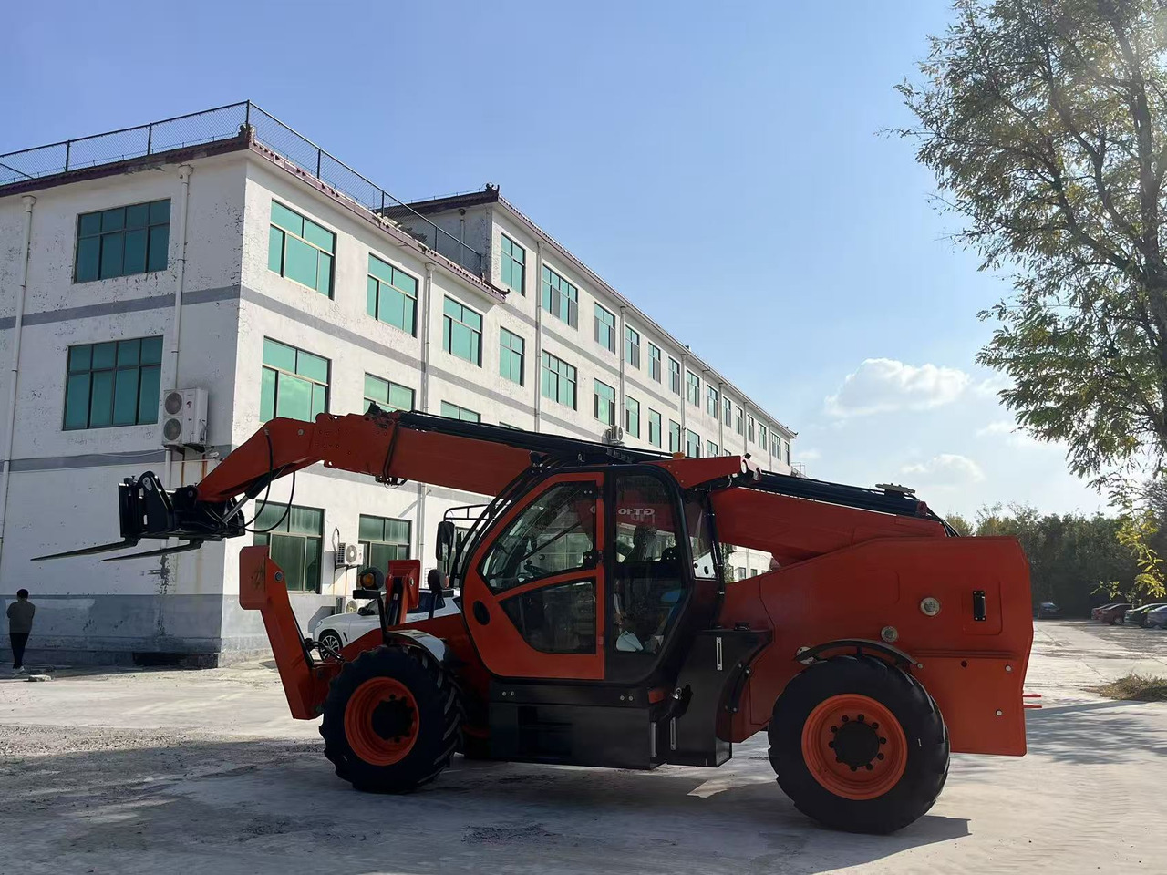 XCMG 17.5 METER BRAND NEW - Навантажувач телескопічний: фото 2 XCMG 17.5 METER BRAND NEW - Навантажувач телескопічний: фото 2