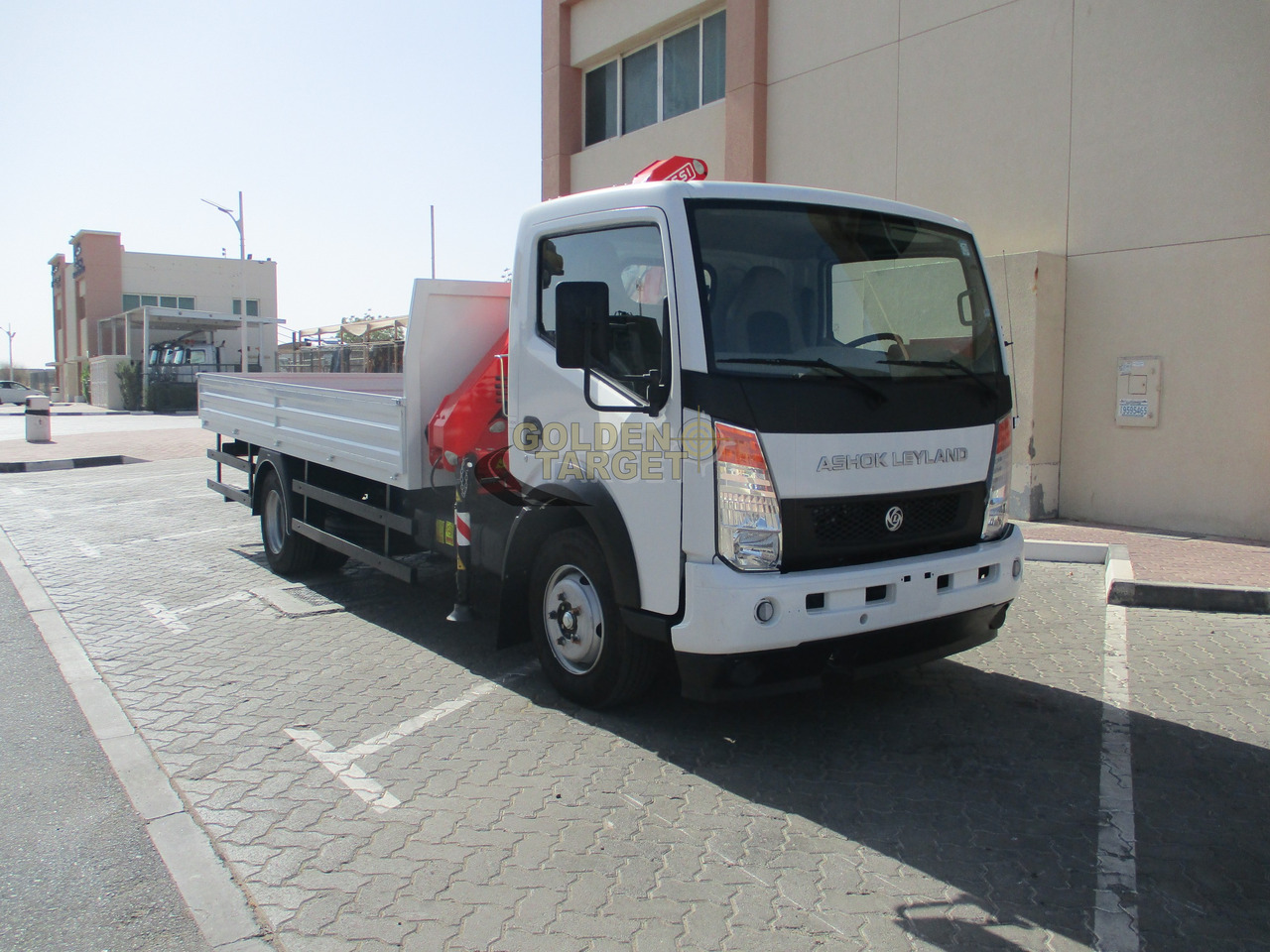 Ashok Leyland PARTNER LX 4x2 with Fassi F50A.022 Crane - Вантажівка з маніпулятором: фото 1 Ashok Leyland PARTNER LX 4x2 with Fassi F50A.022 Crane - Вантажівка з маніпулятором: фото 1