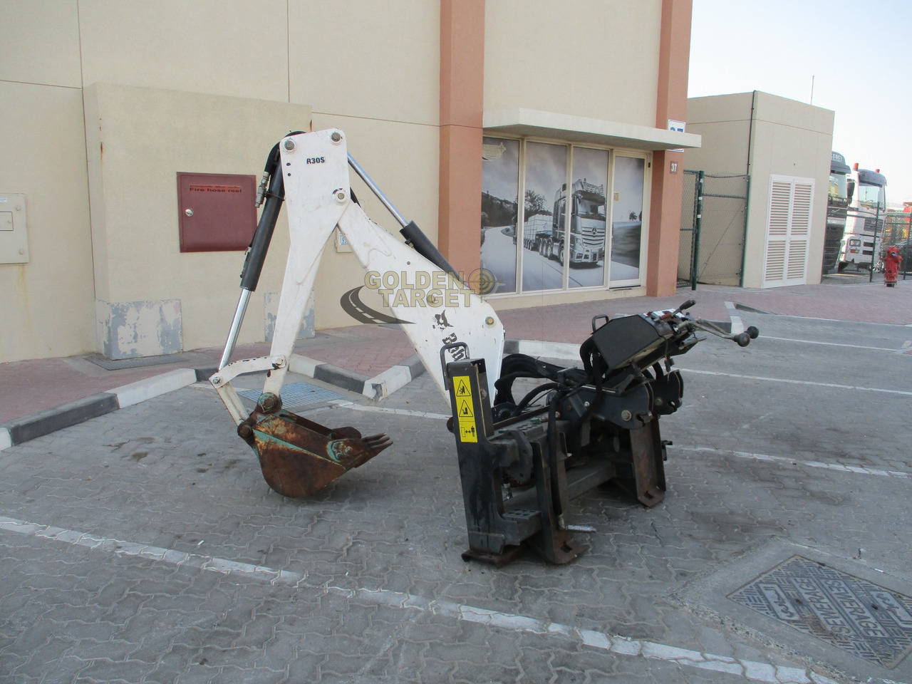 BOBCAT Skid Steer R30S Backhoe Attachment - Ківш навантажувача в категорії Міні-навантажувачі: фото 3 BOBCAT Skid Steer R30S Backhoe Attachment - Ківш навантажувача в категорії Міні-навантажувачі: фото 3