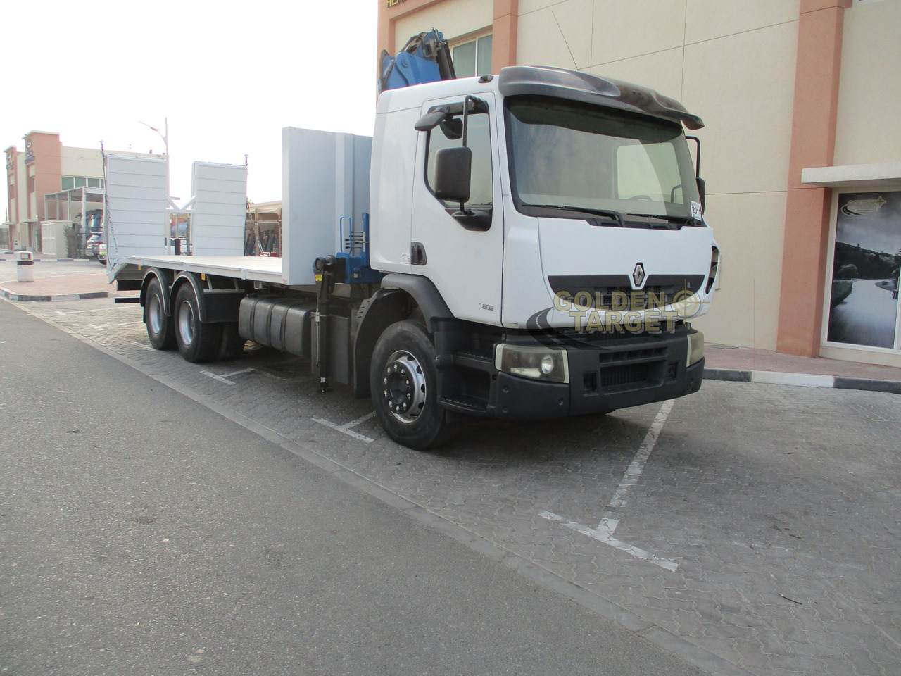 RENAULT Kerax 380 6×4 Crane Truck - Вантажівка з маніпулятором: фото 1 RENAULT Kerax 380 6×4 Crane Truck - Вантажівка з маніпулятором: фото 1