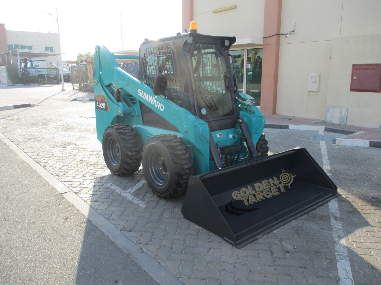 SUNWARD SWL4028 Skid Steer - Міні-навантажувач: фото 1 SUNWARD SWL4028 Skid Steer - Міні-навантажувач: фото 1
