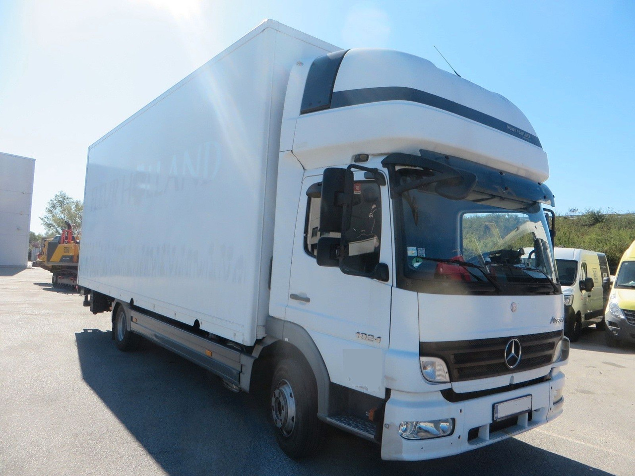 Mercedes-Benz Atego 1024 Box body with tail lift - Вантажівка з закритим кузовом: фото 2 Mercedes-Benz Atego 1024 Box body with tail lift - Вантажівка з закритим кузовом: фото 2