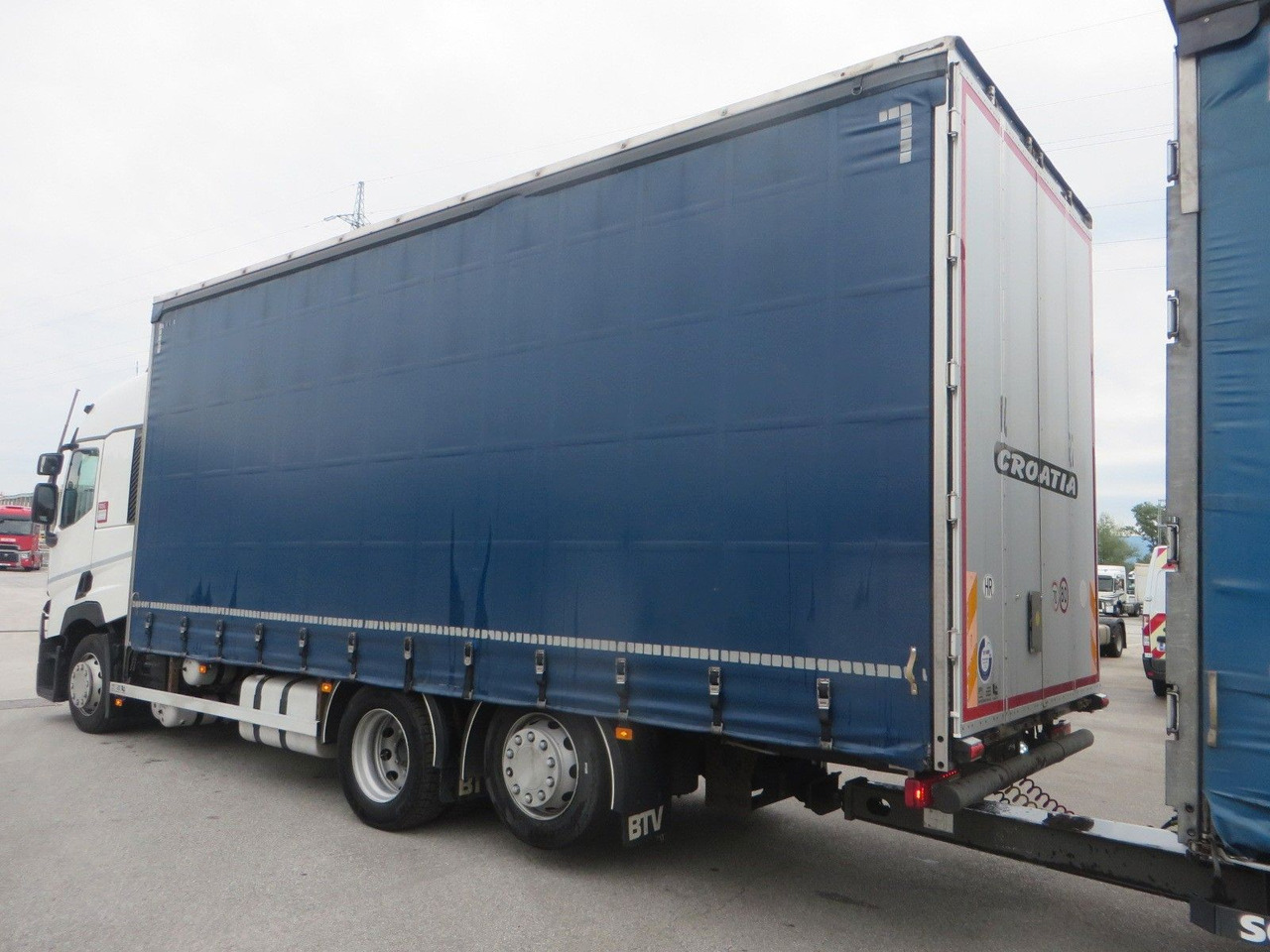 Renault T480 SC 6x2 Tandem jumbo 116m3 - Тентована вантажівка: фото 5 Renault T480 SC 6x2 Tandem jumbo 116m3 - Тентована вантажівка: фото 5