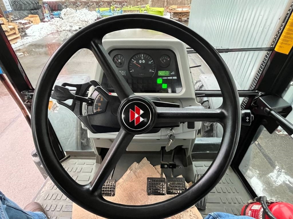 Трактор Massey Ferguson 5455: фото 11