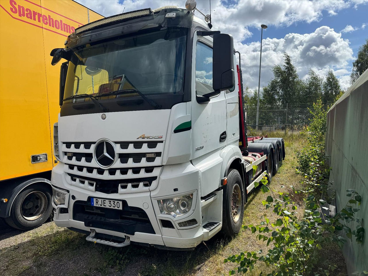 Tridemväxlare Mercedes-Benz Arocs -2016 | Reparationsobjekt - Гаковий мультиліфт вантажівка: фото 1 Tridemväxlare Mercedes-Benz Arocs -2016 | Reparationsobjekt - Гаковий мультиліфт вантажівка: фото 1
