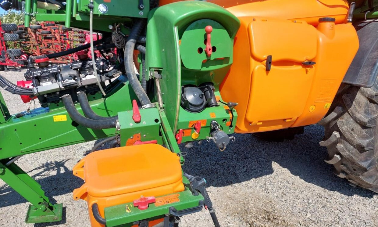 Amazone UX 6200 SUPER - 36-30-24m - Обприскувач причіпний: фото 5 Amazone UX 6200 SUPER - 36-30-24m - Обприскувач причіпний: фото 5