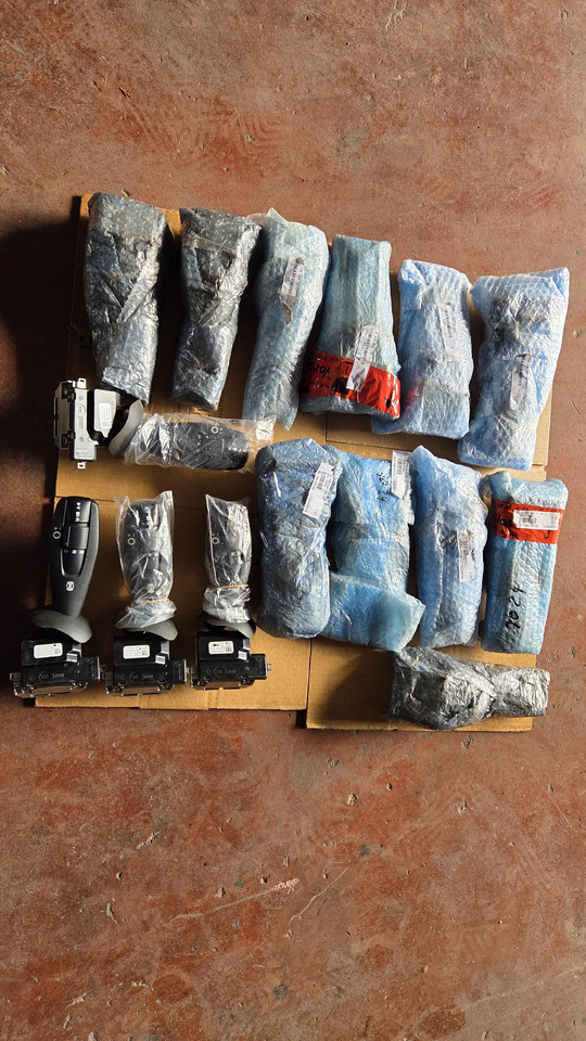 MERCEDES-BENZ ACTROS MP4 - Підрульовий перемикач в категорії Вантажівки: фото 3 MERCEDES-BENZ ACTROS MP4 - Підрульовий перемикач в категорії Вантажівки: фото 3