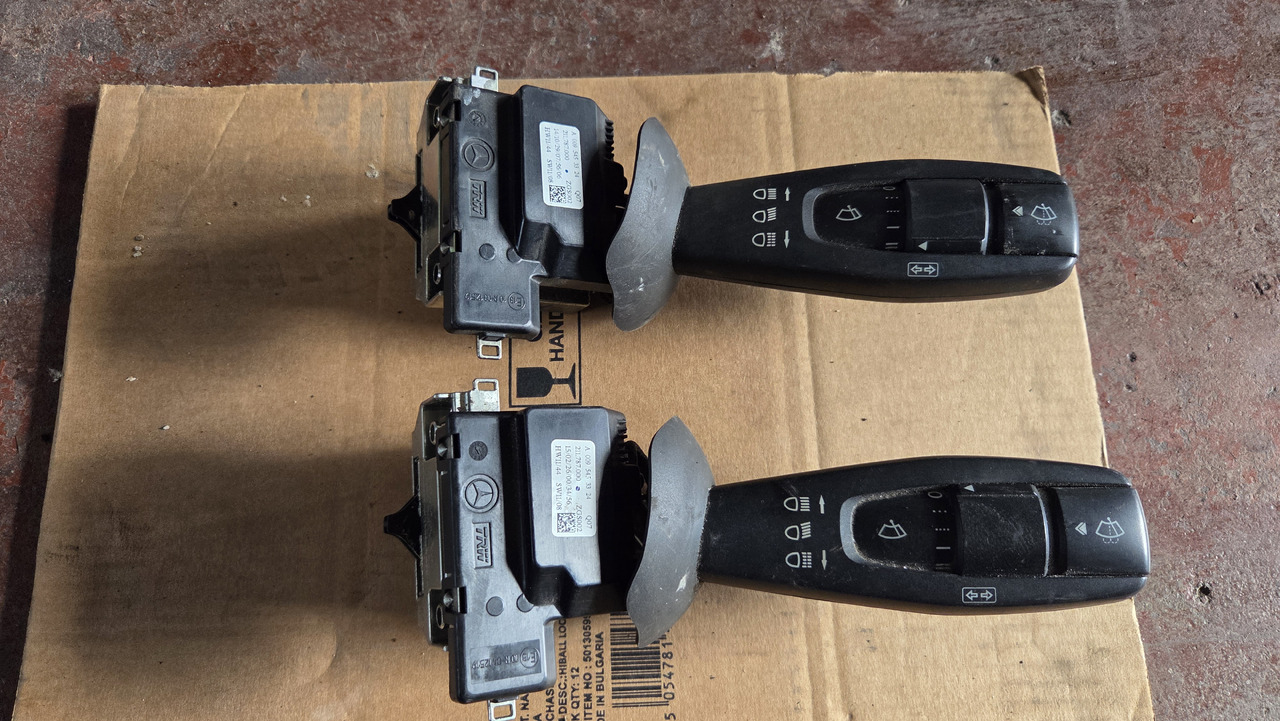 MERCEDES-BENZ ACTROS MP4 - Підрульовий перемикач в категорії Вантажівки: фото 1 MERCEDES-BENZ ACTROS MP4 - Підрульовий перемикач в категорії Вантажівки: фото 1