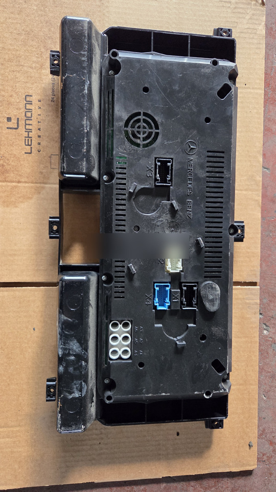 MERCEDES-BENZ econic - Приладова панель в категорії Автобуси: фото 2 MERCEDES-BENZ econic - Приладова панель в категорії Автобуси: фото 2