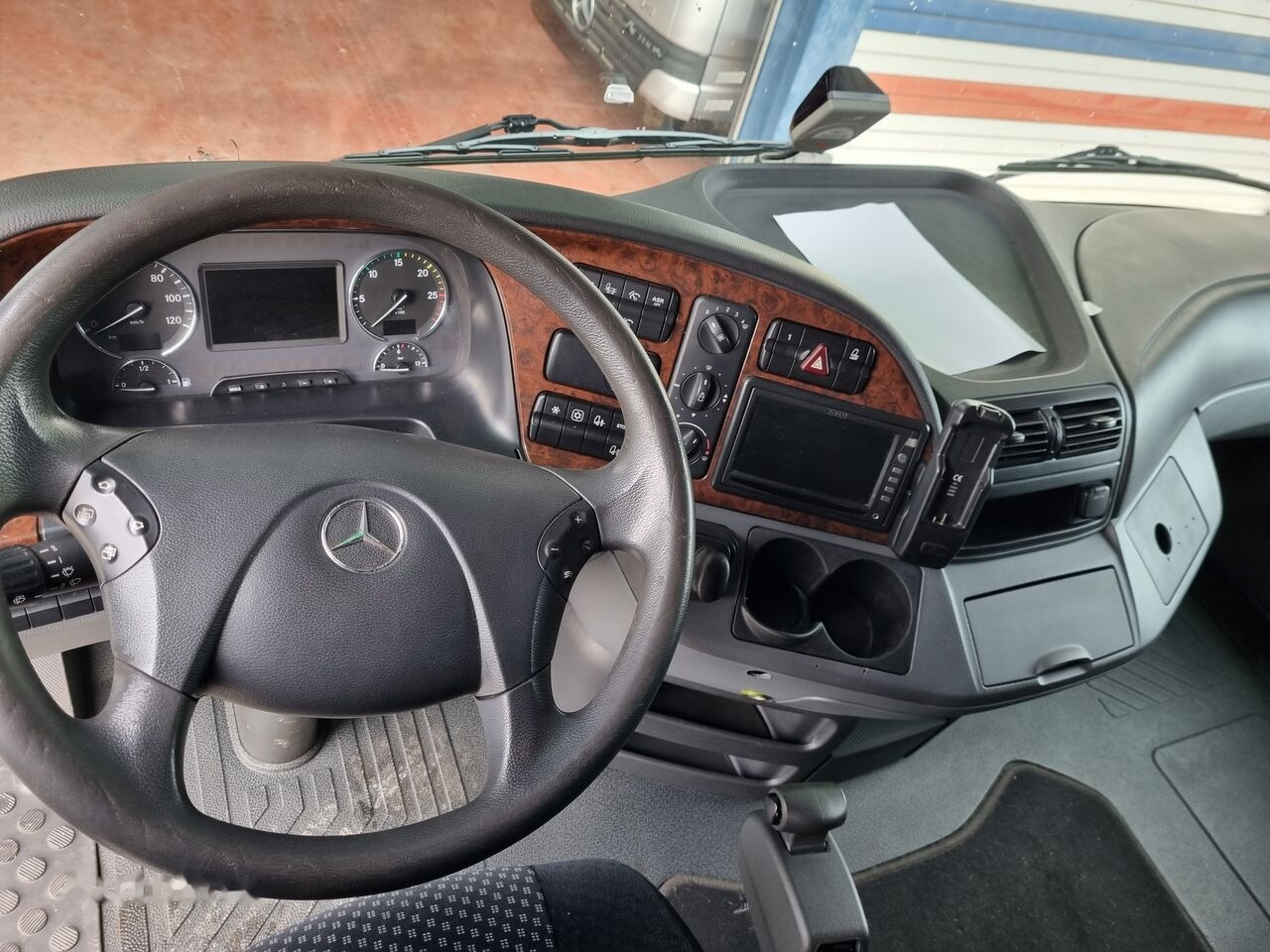 Mercedes-Benz ACTROS MP3 - Кабіна в категорії Вантажівки: фото 5 Mercedes-Benz ACTROS MP3 - Кабіна в категорії Вантажівки: фото 5