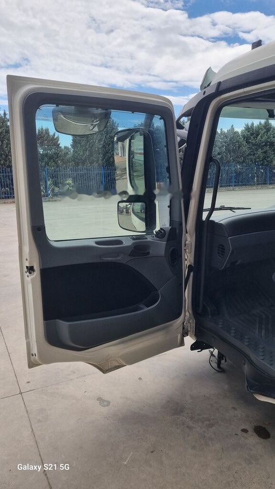 Mercedes-Benz CAB MERCEDES ACTROS MP 3 MEDIUM Mercedes-Benz ACTROS MP3 - Кабіна в категорії Вантажівки: фото 1 Mercedes-Benz CAB MERCEDES ACTROS MP 3 MEDIUM Mercedes-Benz ACTROS MP3 - Кабіна в категорії Вантажівки: фото 1