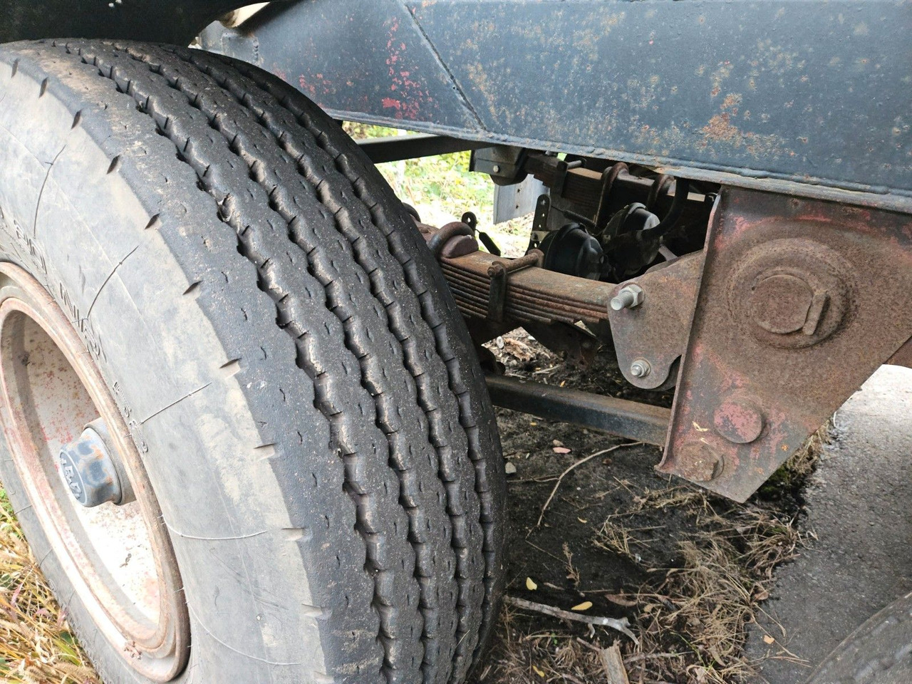 Kässbohrer Silo Güllefaß 33m³ Blattfederung - Напівпричіп цистерна для сипучих вантажів: фото 5 Kässbohrer Silo Güllefaß 33m³ Blattfederung - Напівпричіп цистерна для сипучих вантажів: фото 5