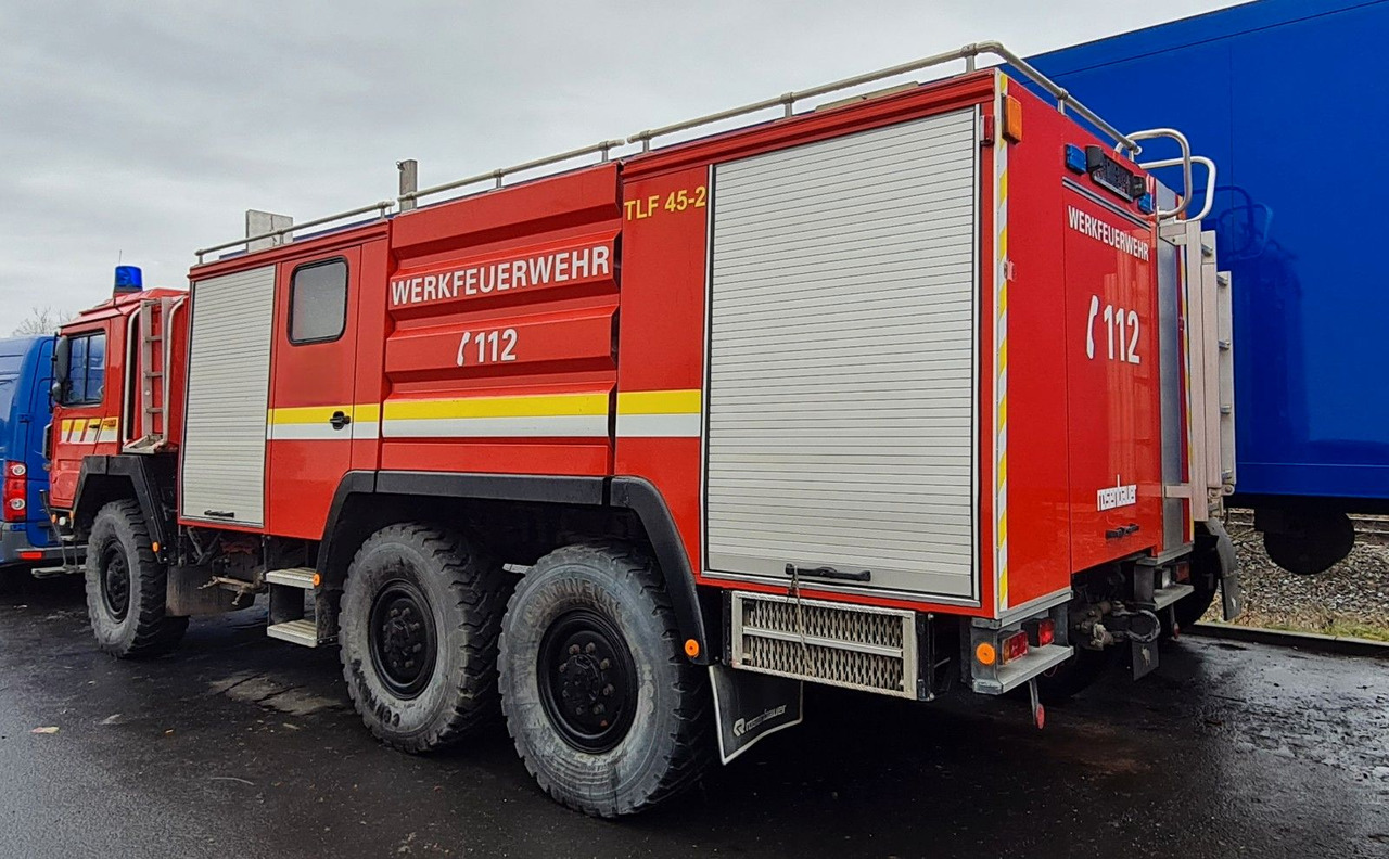 MAN 15.232 DF 6x6 KAT1 Feuerwehr TLF 4500/500 - Вантажівка цистерна: фото 3 MAN 15.232 DF 6x6 KAT1 Feuerwehr TLF 4500/500 - Вантажівка цистерна: фото 3