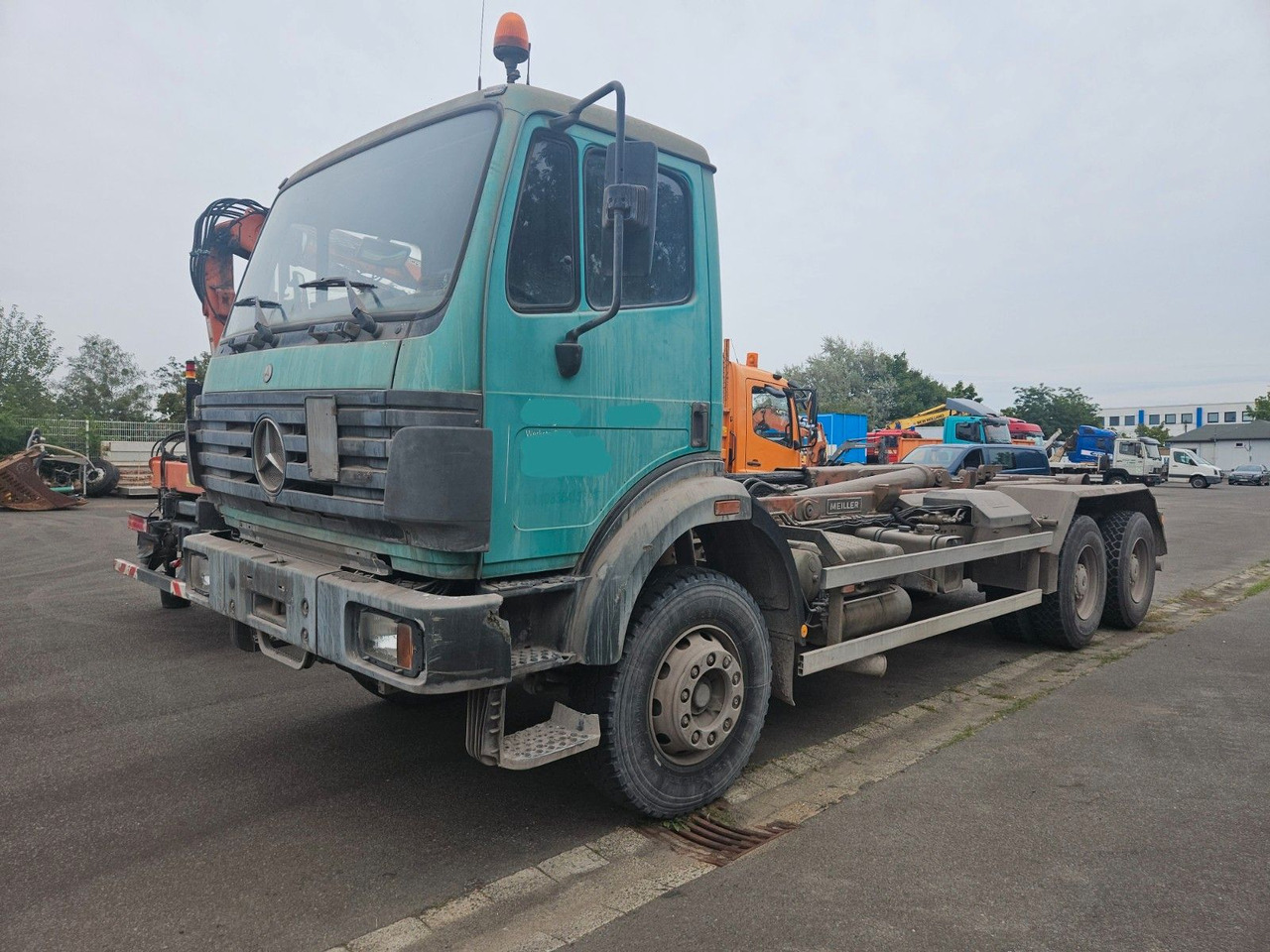 Mercedes-Benz SK 2527 6x4 Blatt/Blatt Hakenabroller - Гаковий мультиліфт вантажівка: фото 2 Mercedes-Benz SK 2527 6x4 Blatt/Blatt Hakenabroller - Гаковий мультиліфт вантажівка: фото 2