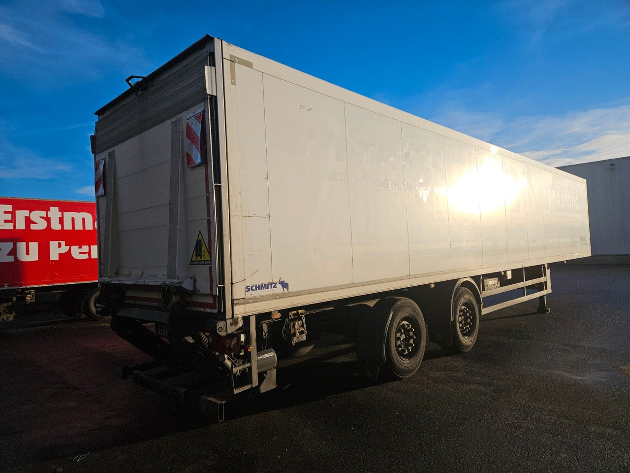 Schmitz Cargobull SKO 20 mit LBW ohne Kühlaggregat - Закритий кузов напівпричіп: фото 2 Schmitz Cargobull SKO 20 mit LBW ohne Kühlaggregat - Закритий кузов напівпричіп: фото 2