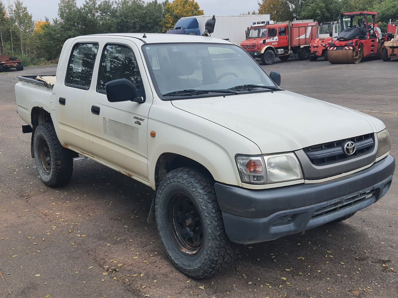 Toyota Hilux Double Cab 4x4 - Позашляховик: фото 1 Toyota Hilux Double Cab 4x4 - Позашляховик: фото 1