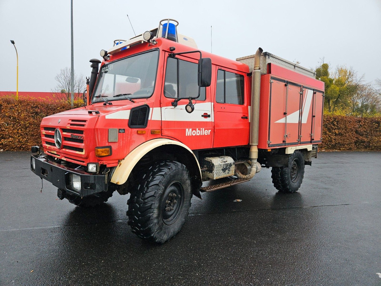 Unimog U4000 4x4 DOKA Tanklöschfahrzeug Feuerwehr - Вантажівка цистерна: фото 1 Unimog U4000 4x4 DOKA Tanklöschfahrzeug Feuerwehr - Вантажівка цистерна: фото 1