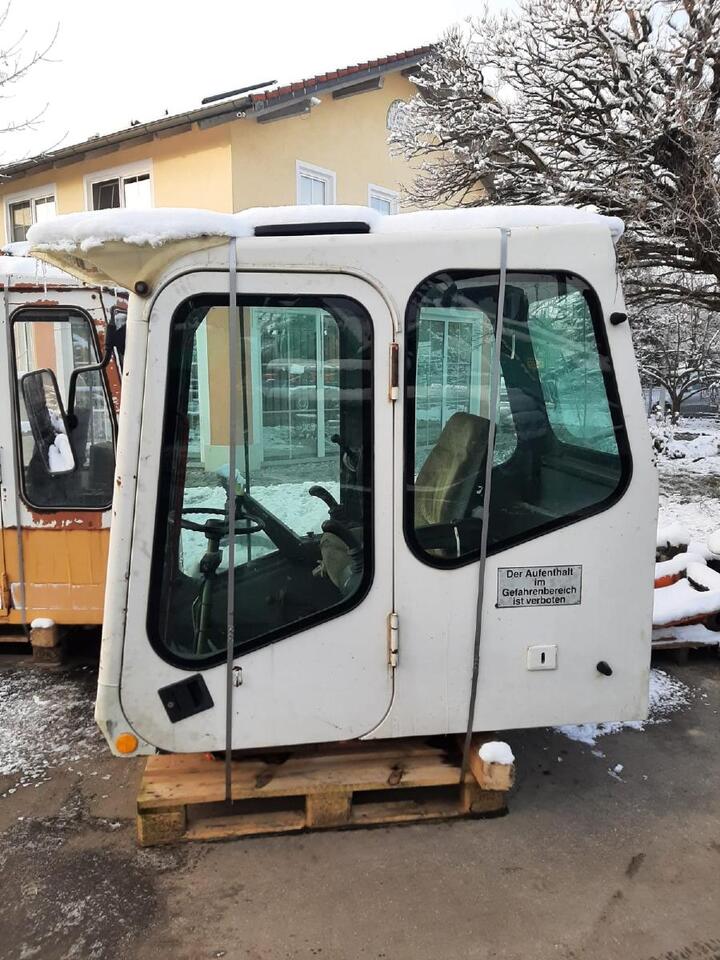 Atlas 1404 - Кабіна в категорії Будівельна техніка: фото 1 Atlas 1404 - Кабіна в категорії Будівельна техніка: фото 1