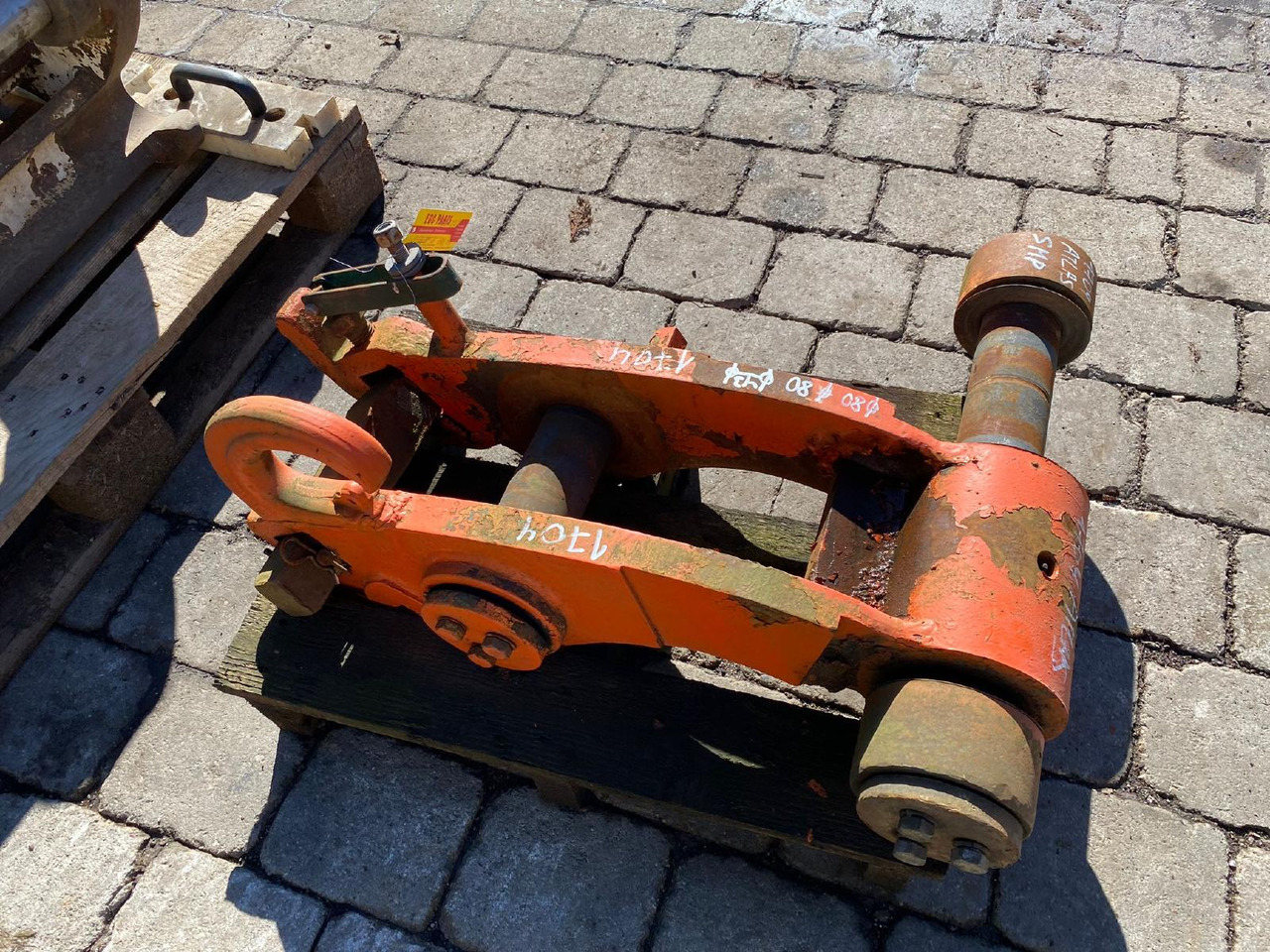 Atlas 1704 - Зчіпний пристрій в категорії Будівельна техніка: фото 1 Atlas 1704 - Зчіпний пристрій в категорії Будівельна техніка: фото 1