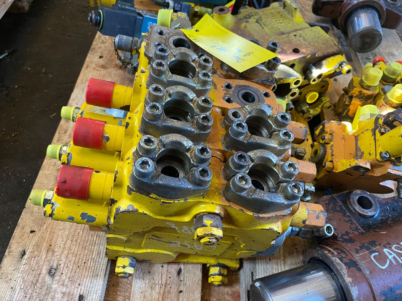 Case 888 P - Гідравлічний клапан в категорії Будівельна техніка: фото 3 Case 888 P - Гідравлічний клапан в категорії Будівельна техніка: фото 3