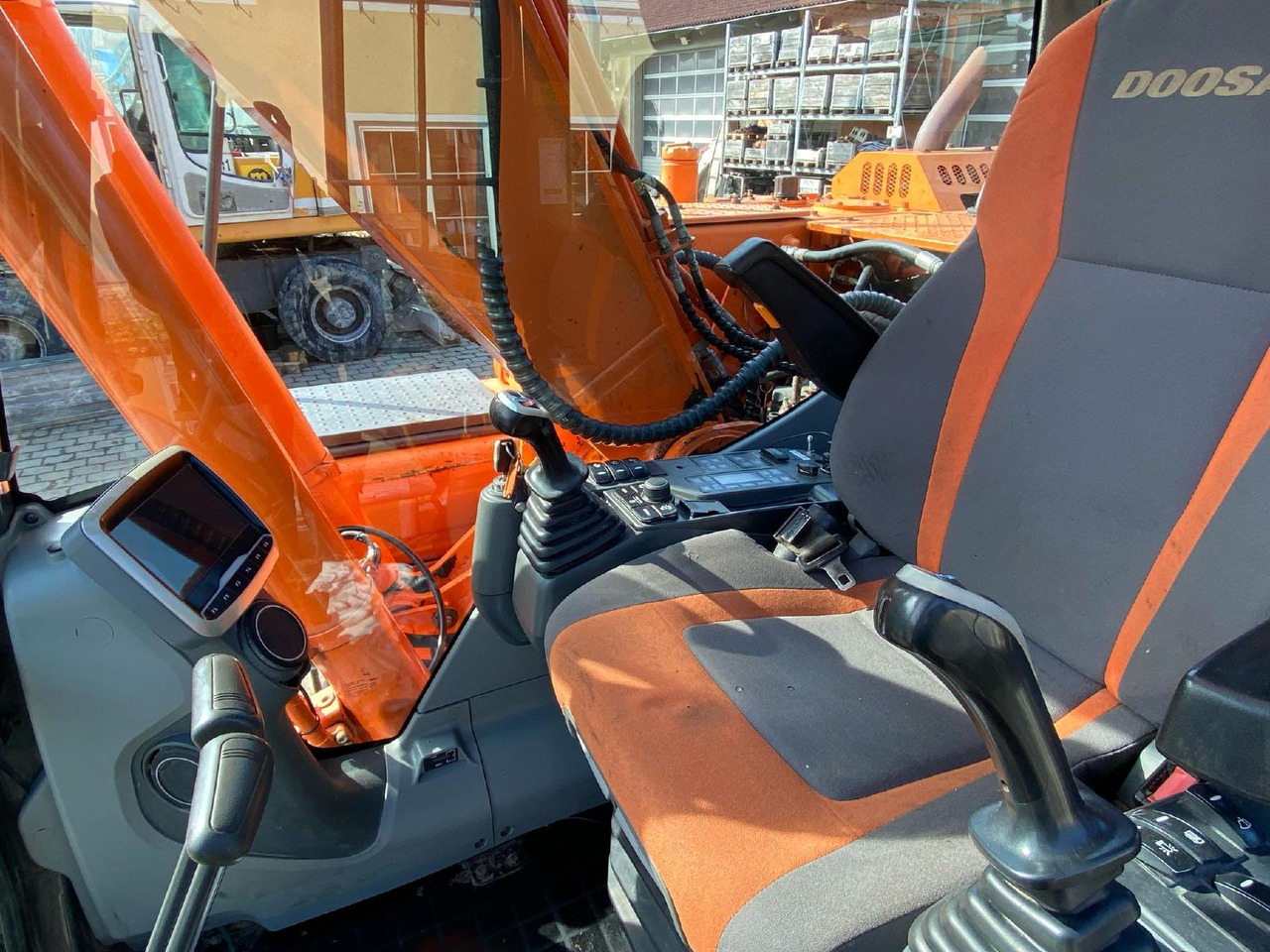 Doosan DX 180 LC -3 - Гусеничний екскаватор: фото 5 Doosan DX 180 LC -3 - Гусеничний екскаватор: фото 5