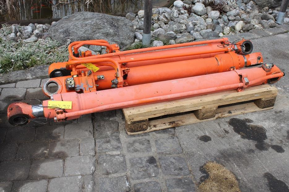 Fiat-Hitachi EX 165 - Гідроциліндр в категорії Будівельна техніка: фото 1 Fiat-Hitachi EX 165 - Гідроциліндр в категорії Будівельна техніка: фото 1