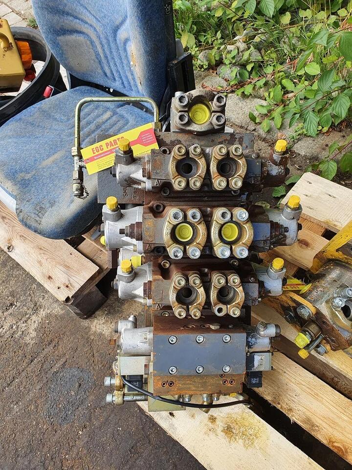 Furukawa 738 LS - Гідравлічний клапан в категорії Будівельна техніка: фото 2 Furukawa 738 LS - Гідравлічний клапан в категорії Будівельна техніка: фото 2