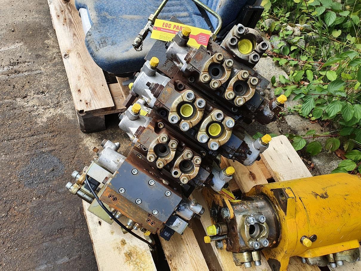 Furukawa 738 LS - Гідравлічний клапан в категорії Будівельна техніка: фото 1 Furukawa 738 LS - Гідравлічний клапан в категорії Будівельна техніка: фото 1