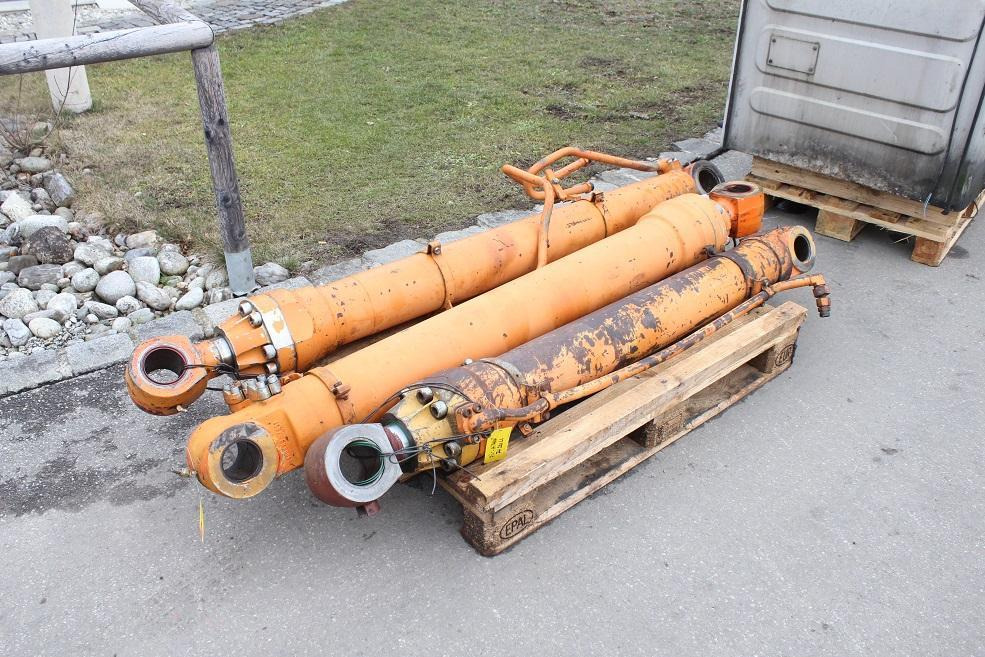 Hitachi FH 220 LC - Гідроциліндр в категорії Будівельна техніка: фото 3 Hitachi FH 220 LC - Гідроциліндр в категорії Будівельна техніка: фото 3