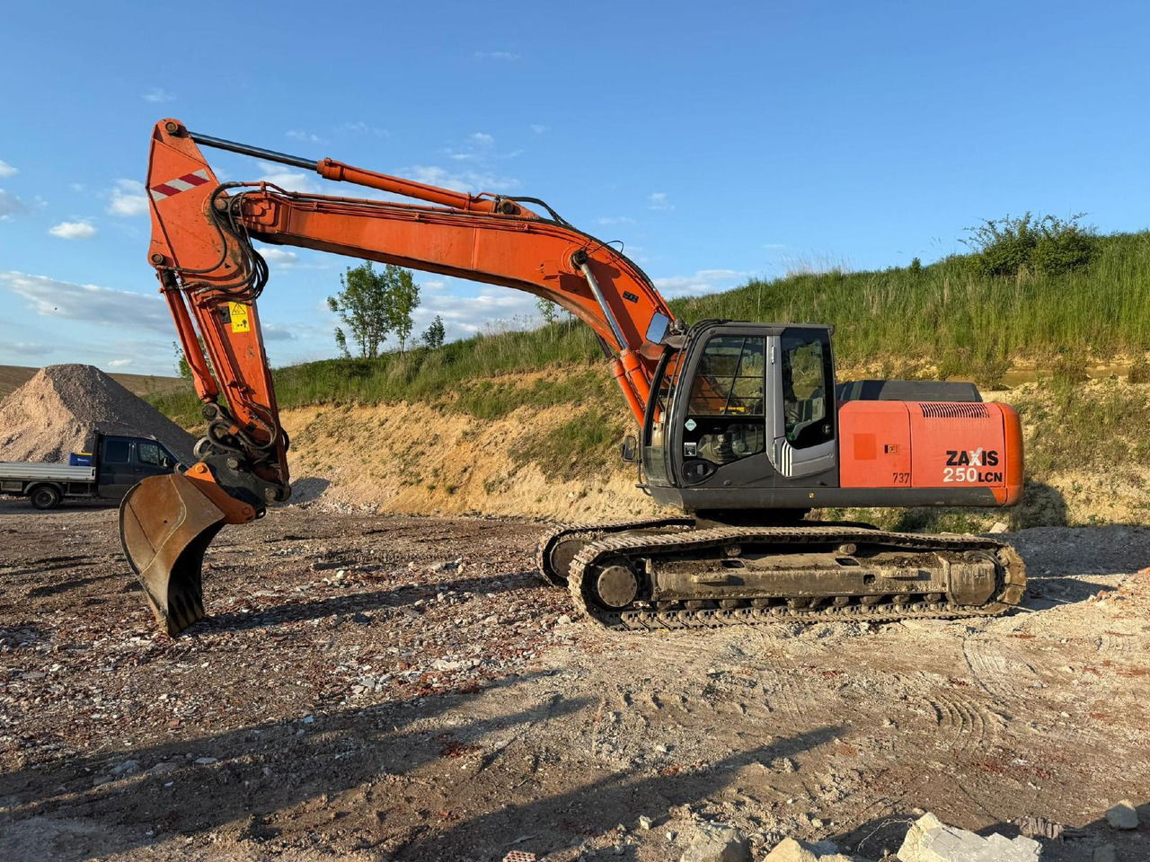 Hitachi ZX 250 LCN -3 - Гусеничний екскаватор: фото 5 Hitachi ZX 250 LCN -3 - Гусеничний екскаватор: фото 5