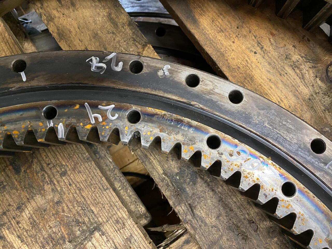 Hitachi ZX 50 - Поворотне кільце в категорії Будівельна техніка: фото 2 Hitachi ZX 50 - Поворотне кільце в категорії Будівельна техніка: фото 2