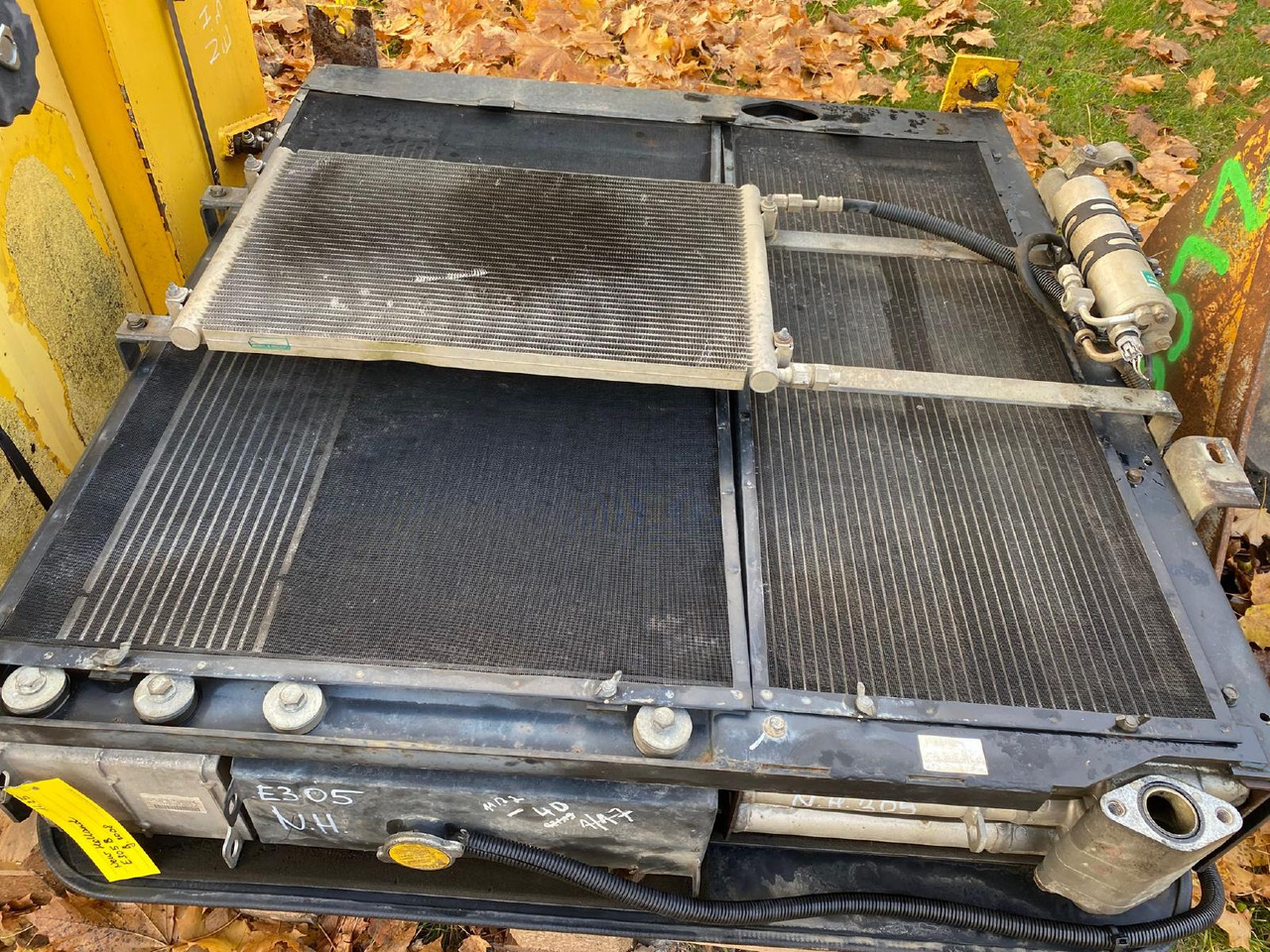 Holland E 305 - Система охолодження в категорії Будівельна техніка: фото 2 Holland E 305 - Система охолодження в категорії Будівельна техніка: фото 2