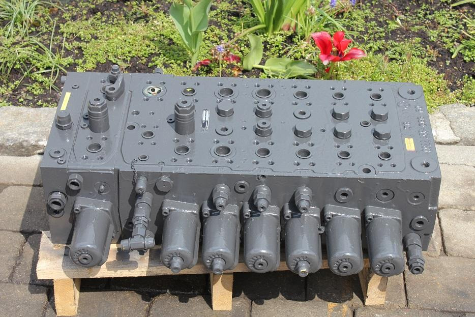 Holland WE150C - Гідравлічний клапан в категорії Будівельна техніка: фото 2 Holland WE150C - Гідравлічний клапан в категорії Будівельна техніка: фото 2