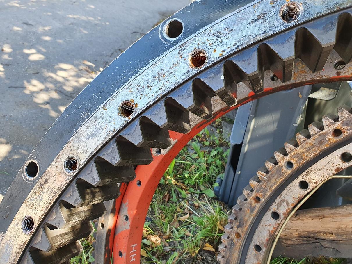 Hyundai Robex 220 LC 9A - Поворотне кільце в категорії Будівельна техніка: фото 4 Hyundai Robex 220 LC 9A - Поворотне кільце в категорії Будівельна техніка: фото 4