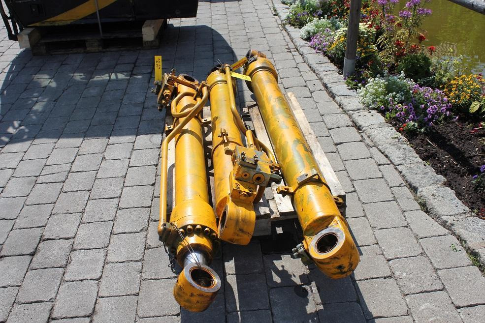 JCB 210 LC - Гідроциліндр в категорії Будівельна техніка: фото 2 JCB 210 LC - Гідроциліндр в категорії Будівельна техніка: фото 2