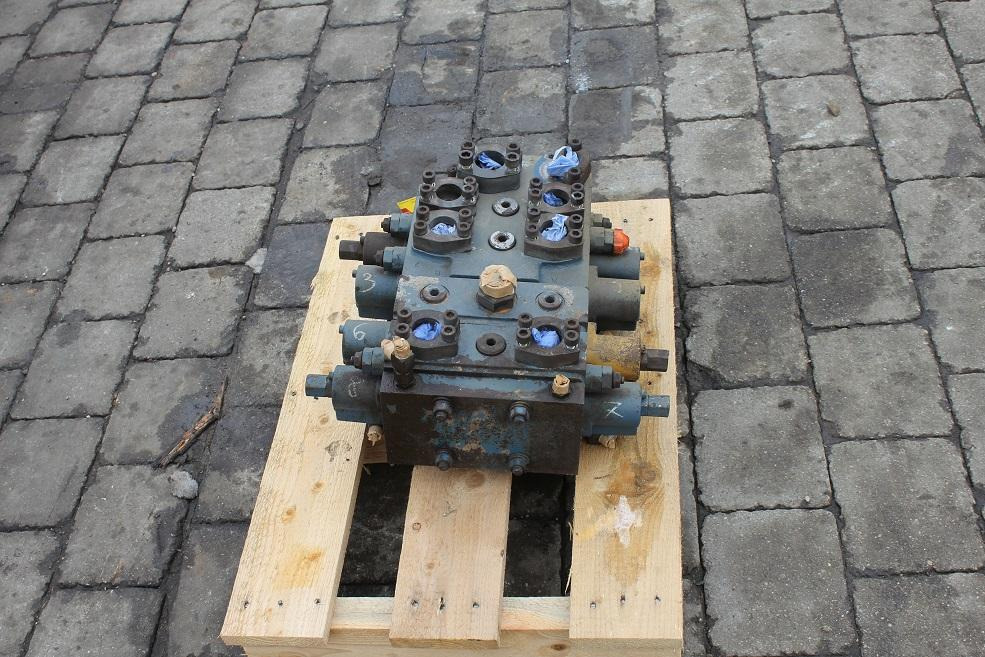 Liebherr 574 - Гідравлічний клапан в категорії Будівельна техніка: фото 5 Liebherr 574 - Гідравлічний клапан в категорії Будівельна техніка: фото 5