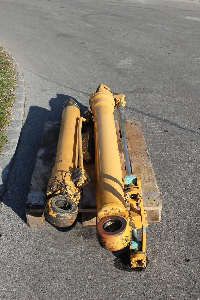 Liebherr 912 Lit. - Гідроциліндр в категорії Будівельна техніка: фото 2 Liebherr 912 Lit. - Гідроциліндр в категорії Будівельна техніка: фото 2