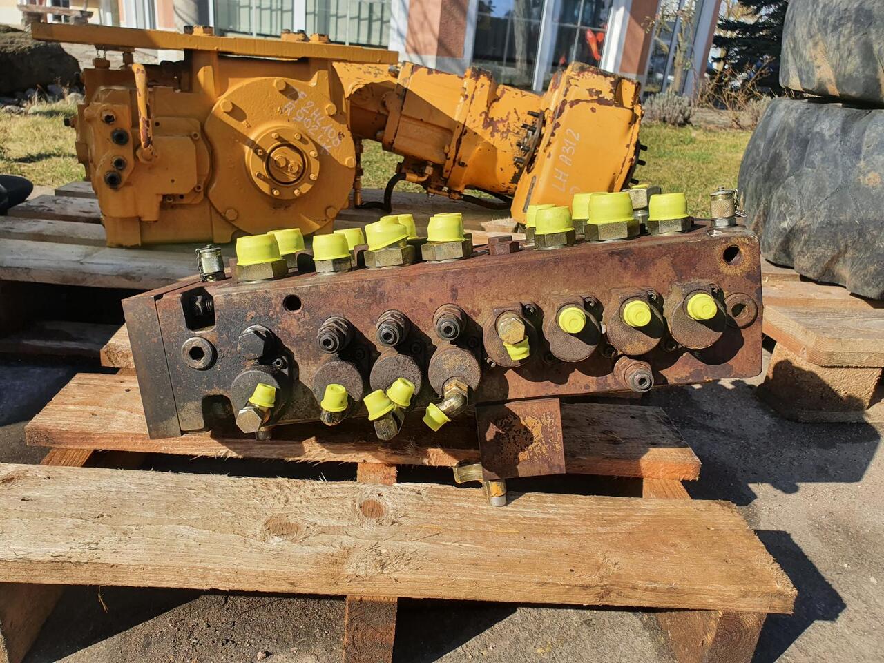 Liebherr A 312 - Гідравлічний клапан в категорії Будівельна техніка: фото 5 Liebherr A 312 - Гідравлічний клапан в категорії Будівельна техніка: фото 5