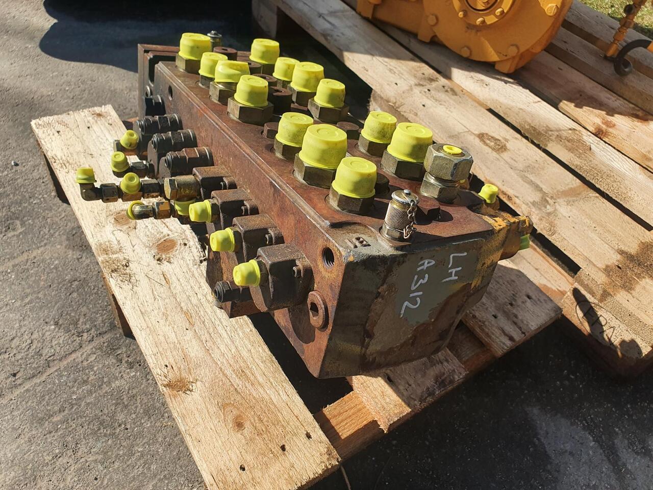 Liebherr A 312 - Гідравлічний клапан в категорії Будівельна техніка: фото 4 Liebherr A 312 - Гідравлічний клапан в категорії Будівельна техніка: фото 4